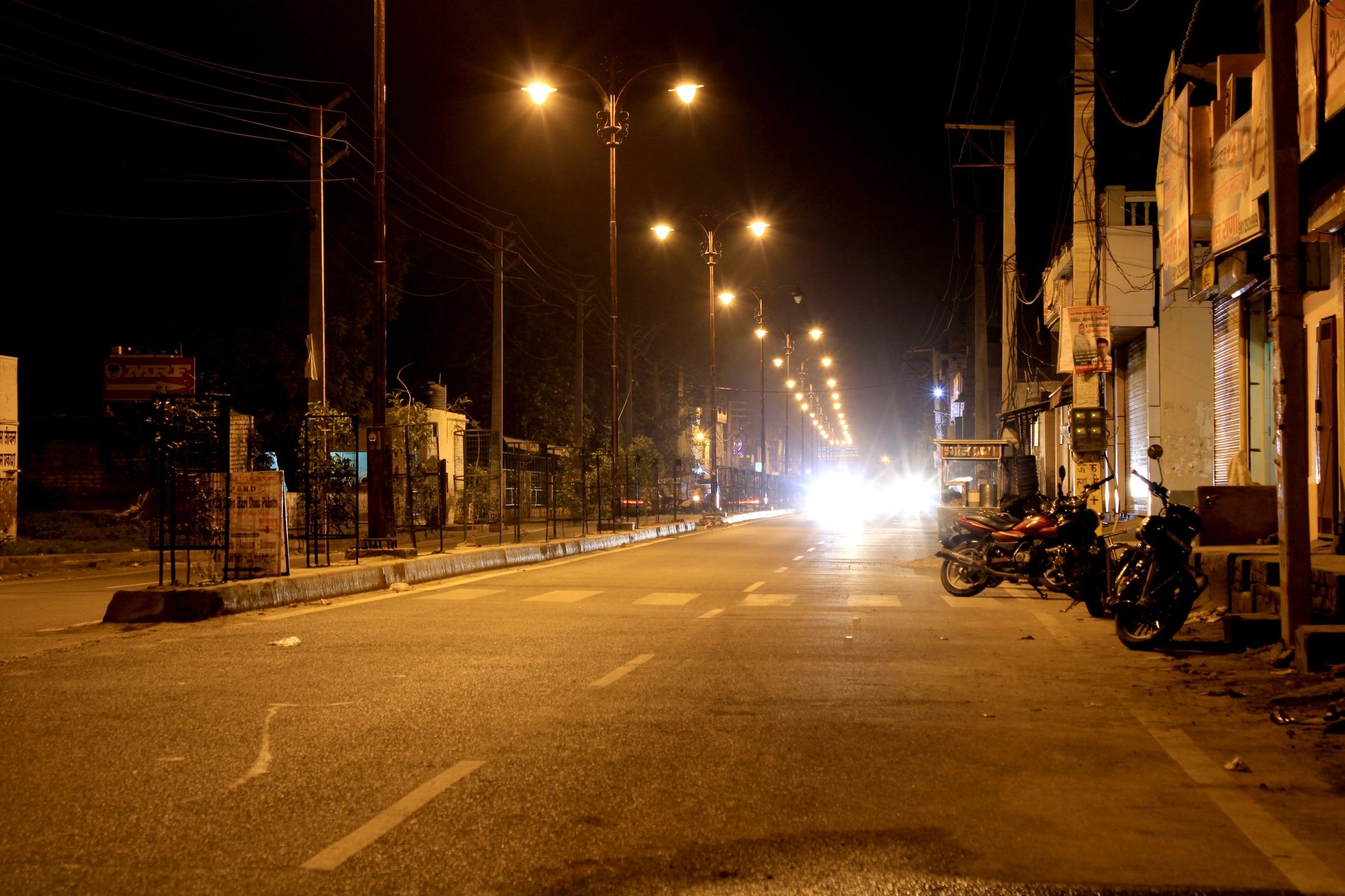 Night road representing on-time airport transfers